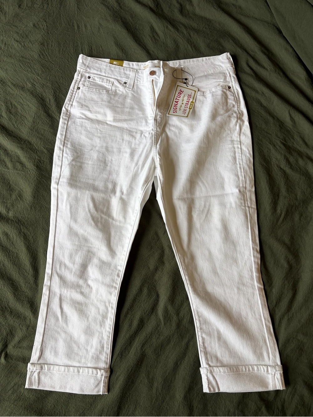 Signature by Levi Strauss White Cropped Ankle Jeans